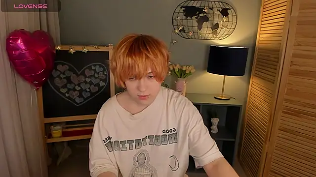 Snapshot of fiamoory chatting on 02/23/25, 04:39 fiamoory online show from 02/23/25, 04:39