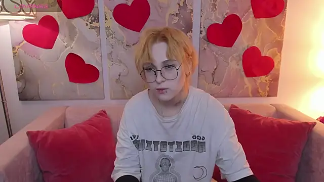 Snapshot of fiamoory chatting on 02/25/25, 10:07 fiamoory online show from 02/25/25, 10:07