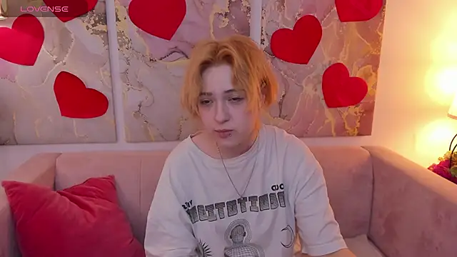 Snapshot of fiamoory chatting on 02/26/25, 04:47 fiamoory online show from 02/26/25, 04:47