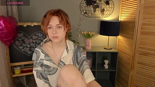 Snapshot of fiamoory chatting on 03/01/25, 04:15 fiamoory online show from 03/01/25, 04:15