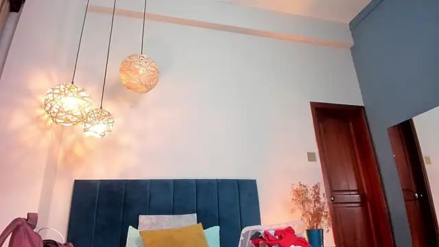 LaraGoldd online show from 02/24/26, 12:41