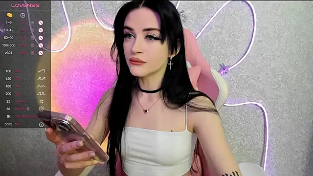 Molly Crystall online show from 06/11/26, 02:11