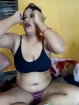 Snapshot of Radhikadavi879 chatting on 01/19/25, 11:53 Radhikadavi879 online show from 01/19/25, 11:53