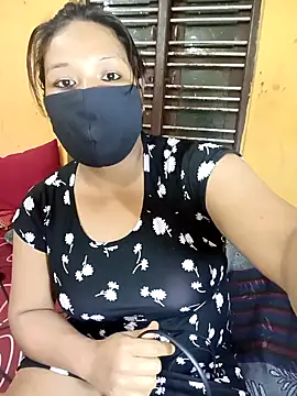 Snapshot of Radhikadavi879 chatting on 01/23/25, 04:04 Radhikadavi879 online show from 01/23/25, 04:04