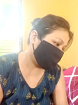 Snapshot of Radhikadavi879 chatting on 02/22/25, 05:44 Radhikadavi879 online show from 02/22/25, 05:44