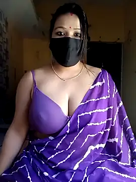 Snapshot of Radhikadavi879 chatting on 09/25/25, 07:01 Radhikadavi879 online show from 09/25/25, 07:01