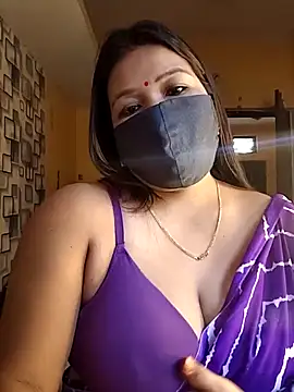 Snapshot of Radhikadavi879 chatting on 10/10/25, 05:06 Radhikadavi879 online show from 10/10/25, 05:06