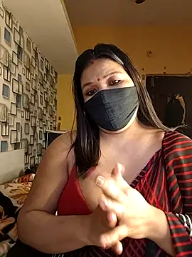 Snapshot of Radhikadavi879 chatting on 12/02/25, 06:52 Radhikadavi879 online show from 12/02/25, 06:52