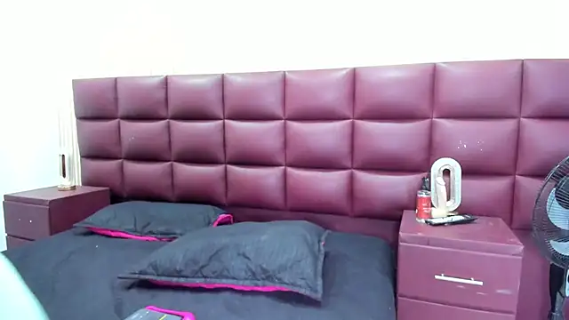 JulietaKane online show from 11/22/25, 05:28