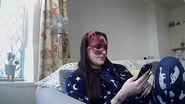 LexiSnowUK online show from 03/18/26, 09:34