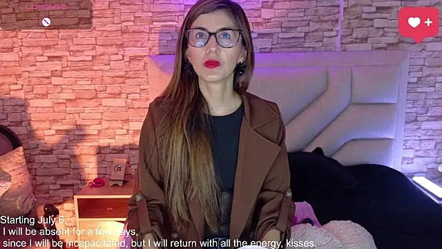 jade white  online show from 06/09/26, 01:45