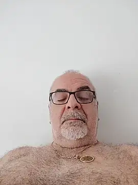 Satiro Sevilla online show from 04/19/26, 02:16