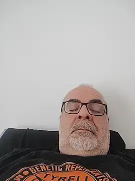 Satiro Sevilla online show from 04/21/26, 07:25