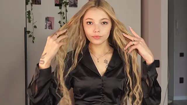 norakisses online show from 04/23/26, 08:02