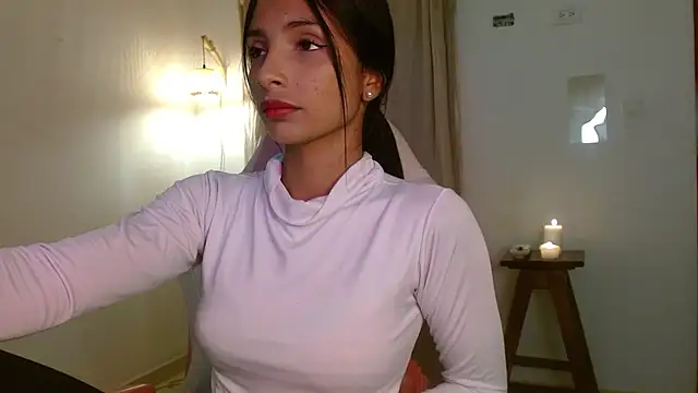 AnnitaSerna  online show from 04/08/26, 03:50