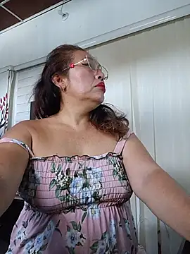 anniecoopeer online show from 04/20/26, 07:26