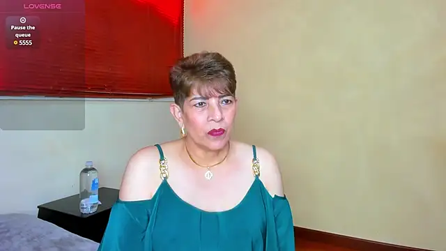 Snapshot of Angelina_Stone_65 chatting on 12/13/24, 04:38 Angelina Stone 65 online show from 12/13/24, 04:38