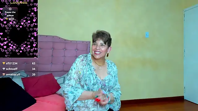 Snapshot of Angelina_Stone_65 chatting on 12/19/24, 11:46 Angelina Stone 65 online show from 12/19/24, 11:46
