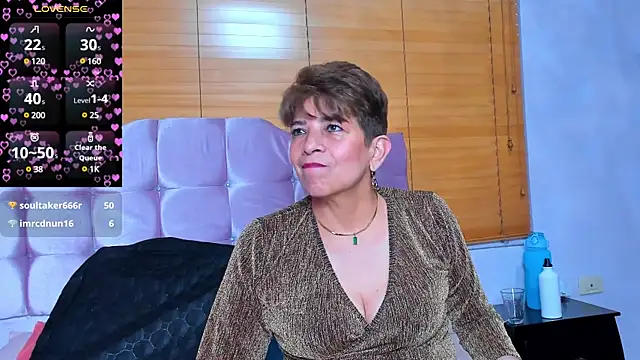 Snapshot of Angelina_Stone_65 chatting on 01/14/25, 01:26 Angelina Stone 65 online show from 01/14/25, 01:26