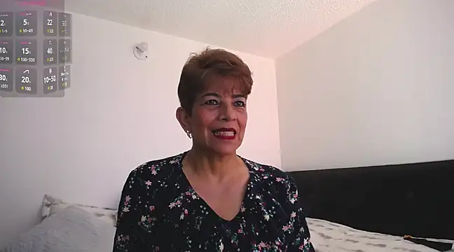 Snapshot of Angelina_Stone_65 chatting on 02/10/25, 01:33 Angelina Stone 65 online show from 02/10/25, 01:33