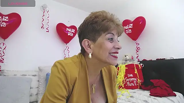 Snapshot of Angelina_Stone_65 chatting on 02/14/25, 03:22 Angelina Stone 65 online show from 02/14/25, 03:22