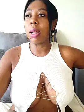 IsabellaaSmith online show from 02/13/25, 03:24