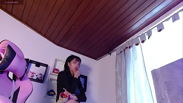 evie cloud online show from 12/20/25, 04:14