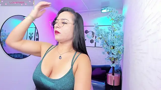 Tiara rr online show from 03/24/26, 03:33