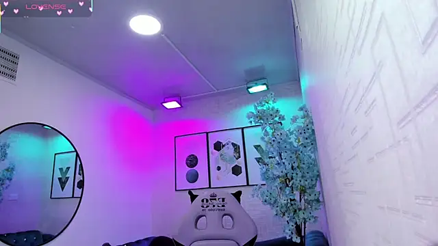 Tiara rr online show from 04/18/26, 03:43