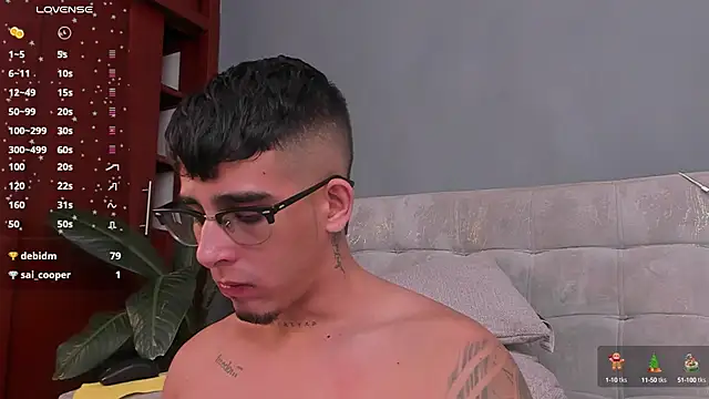 Snapshot of iamcamiloo_ chatting on 12/14/24, 10:45 iamcamiloo online show from 12/14/24, 10:45