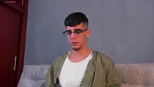 Snapshot of iamcamiloo_ chatting on 01/14/25, 10:17 iamcamiloo online show from 01/14/25, 10:17