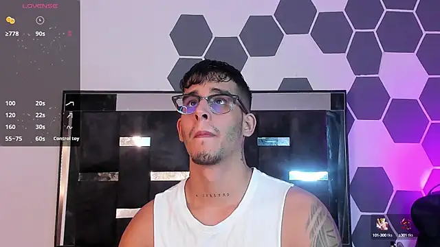 Snapshot of iamcamiloo_ chatting on 02/07/25, 04:37 iamcamiloo online show from 02/07/25, 04:37