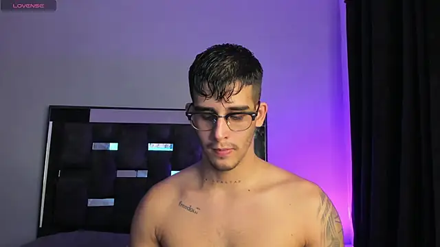 Snapshot of iamcamiloo_ chatting on 03/15/25, 12:04 iamcamiloo online show from 03/15/25, 12:04