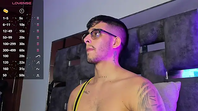 Snapshot of iamcamiloo_ chatting on 03/22/25, 01:11 iamcamiloo online show from 03/22/25, 01:11
