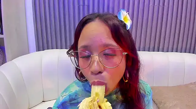 MelanieRoah online show from 03/15/25, 10:44