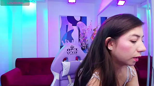 Ema louis  online show from 02/19/25, 10:23