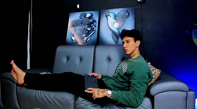 JUSTIN FULLER1 online show from 12/05/24, 03:06