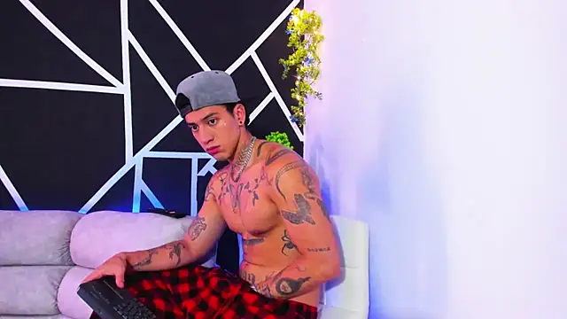 JUSTIN FULLER1 online show from 02/01/25, 02:34