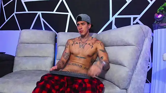 JUSTIN FULLER1 online show from 02/01/25, 10:55