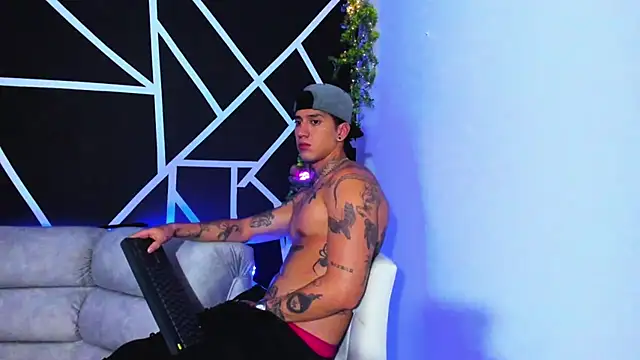 JUSTIN FULLER1 online show from 02/02/25, 11:32