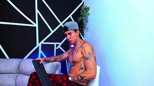 JUSTIN FULLER1 online show from 02/09/25, 02:18