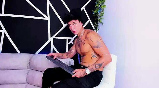 JUSTIN FULLER1 online show from 02/12/25, 04:44