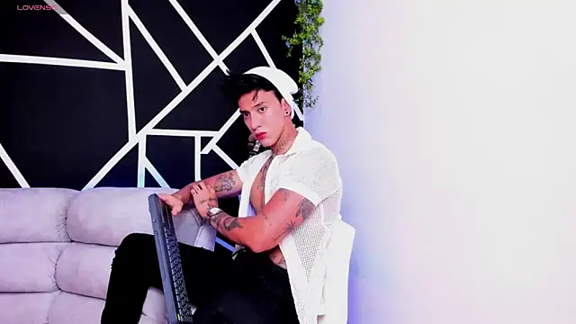 JUSTIN FULLER1 online show from 02/17/25, 11:31