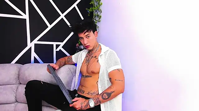 JUSTIN FULLER1 online show from 02/25/25, 11:33