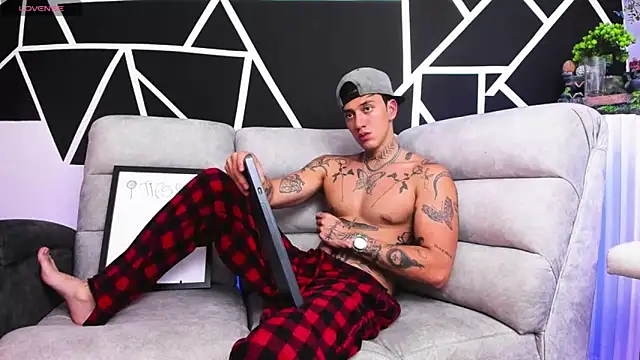 JUSTIN FULLER1 online show from 03/02/25, 07:34