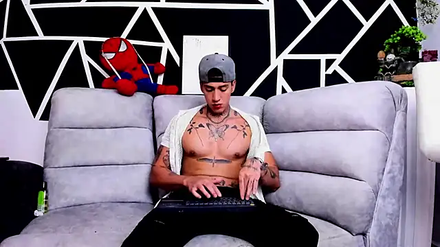 JUSTIN FULLER1 online show from 03/12/25, 12:20