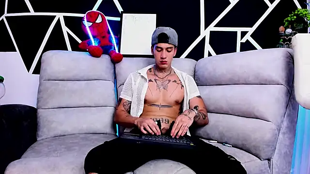 JUSTIN FULLER1 online show from 03/12/25, 10:17