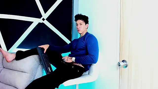 JUSTIN FULLER1 online show from 09/19/25, 07:03