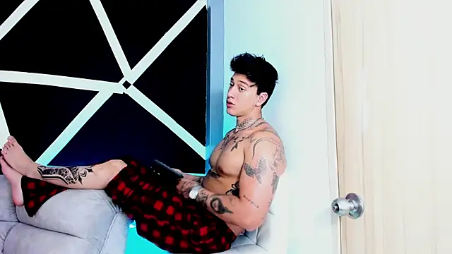 JUSTIN FULLER1 online show from 09/24/25, 06:55