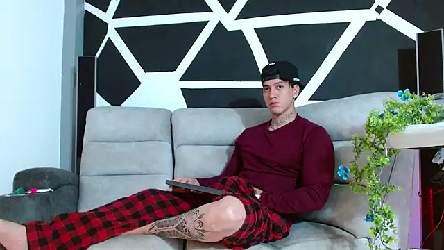 JUSTIN FULLER1 online show from 11/21/25, 09:57